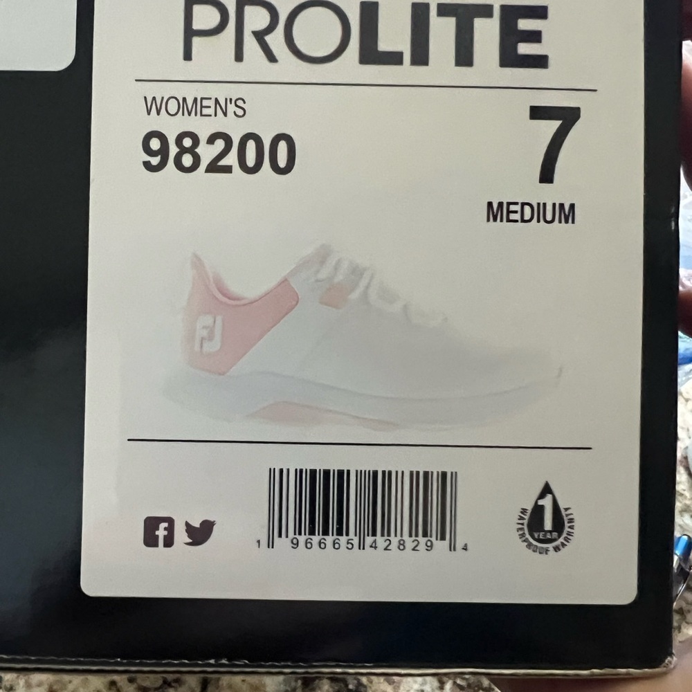 FOOTJOY WOMEN'S PROLITE SPIKELESS LACED GOLF SHOES - WHITE/PINK - Picture 9 of 9